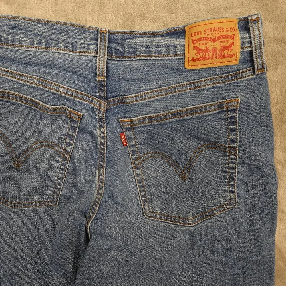 Levi's jeans wedgie straight women's 32 light wash blue red tab‎